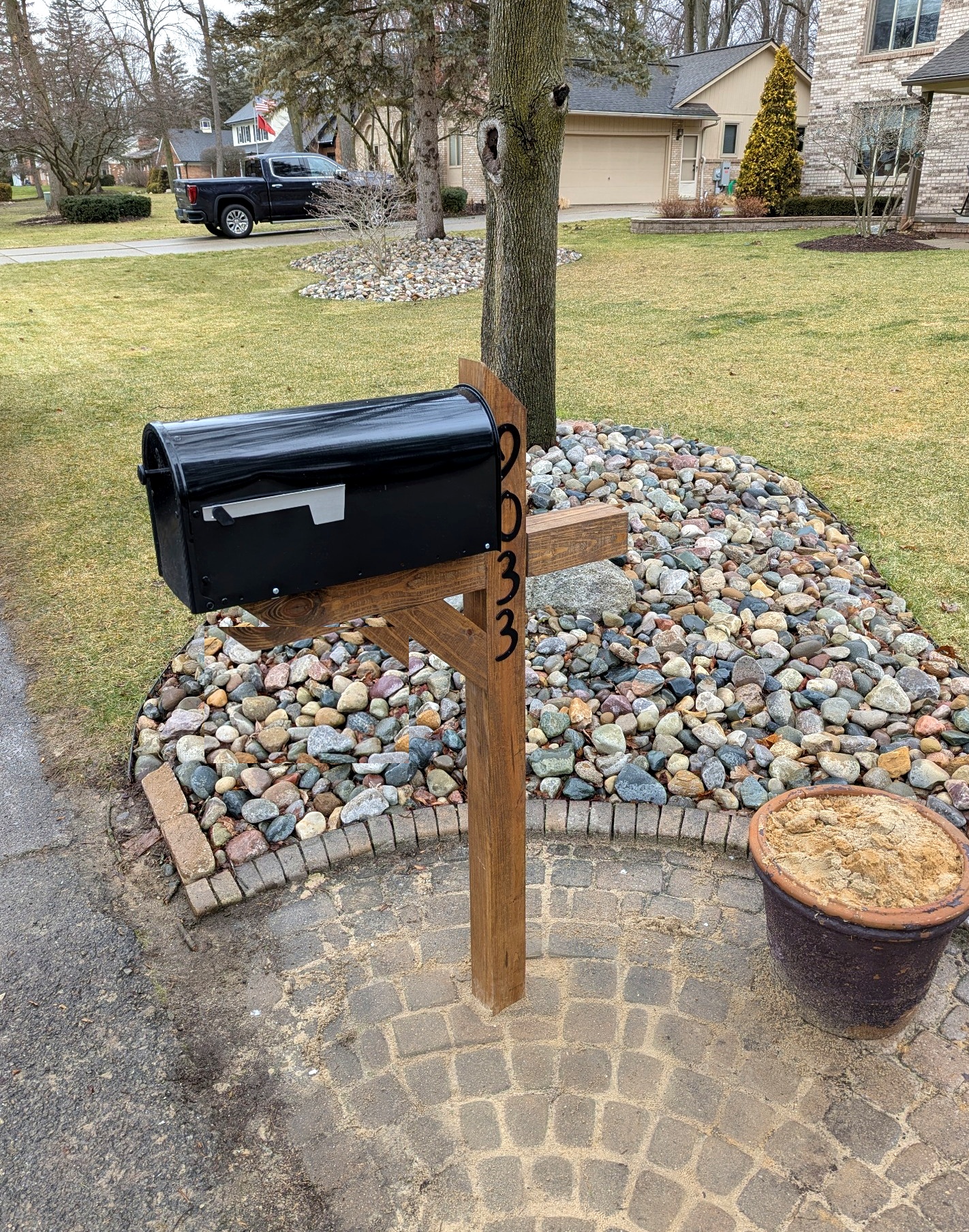 Mailbox repair or replaced in Macomb, MI
